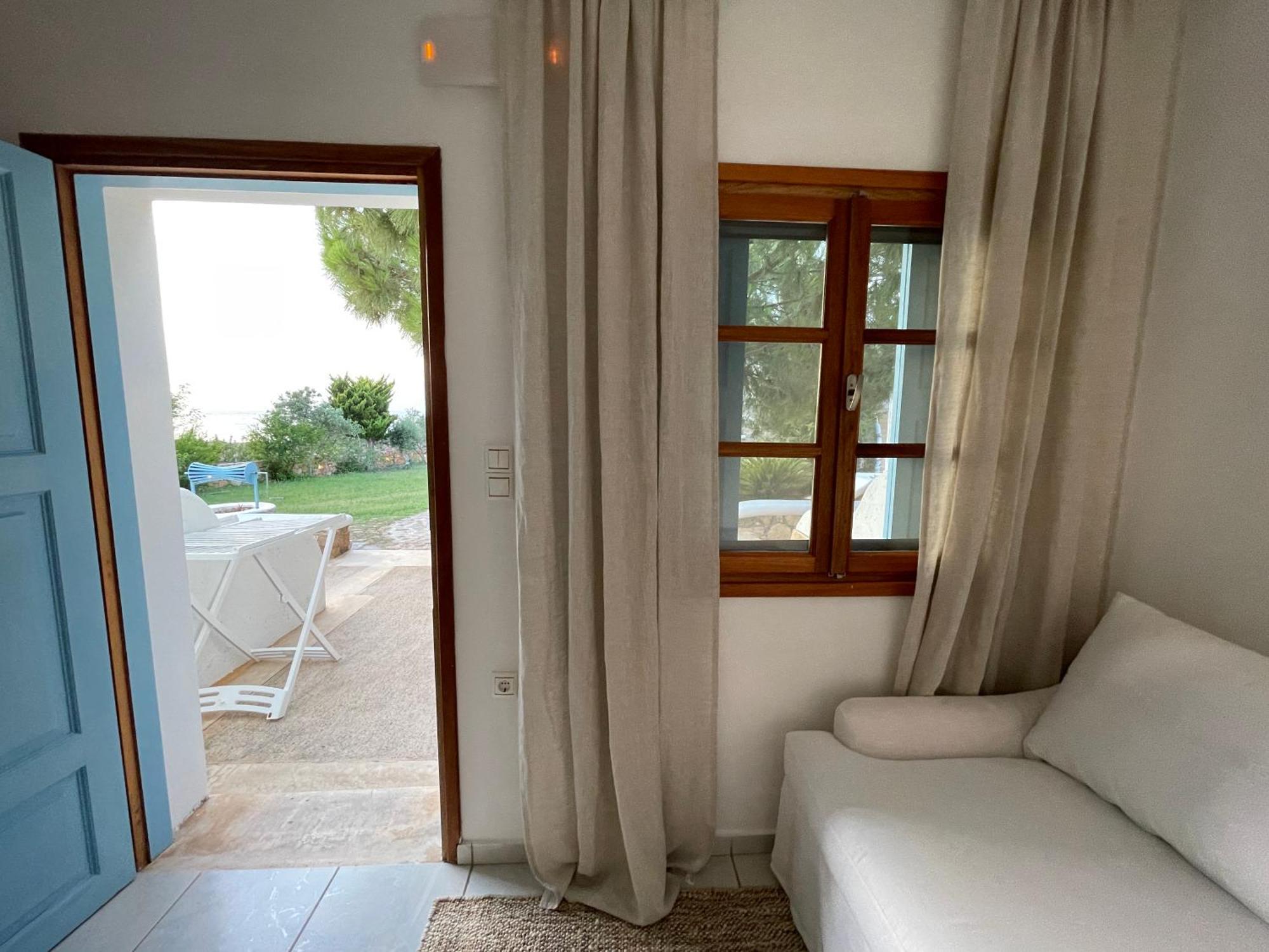 Eight Dimensions Capari Suites Elafonisos Room photo