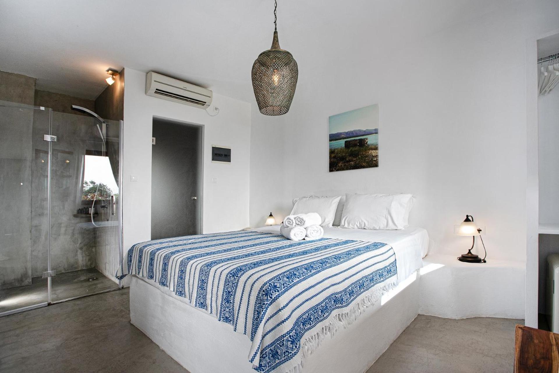 Eight Dimensions Capari Suites Elafonisos Room photo